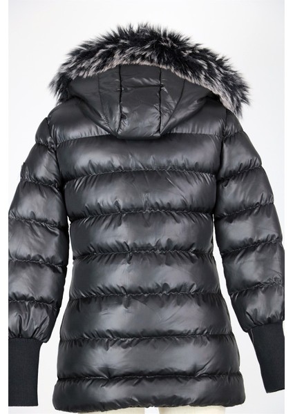 3714 Kürklü Kapişonlu Sıkı Dolum Mont modelleri