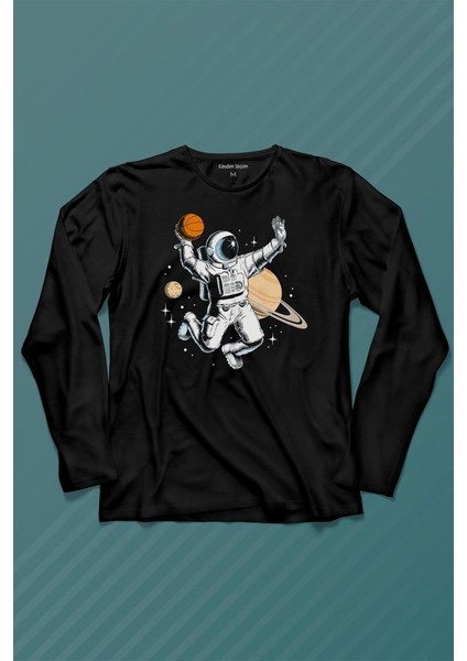 Uzayda Satürn Gezegeni Yanında Basketbol Oynayan Astronot Uzun Kollu Tişört Baskılı Çocuk T-Shirt