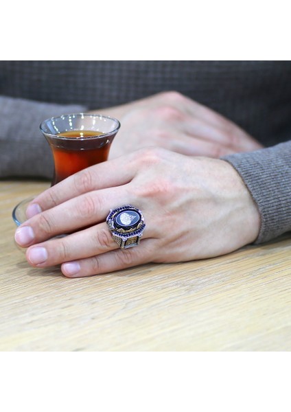Siyah Sıkma Kehribar Üzerine Hüsn-I Hat Ayet-El Kürsi Yazılı Yanları Kale Tasarım 925 Ayar Gümüş Erkek Yüzük modelleri