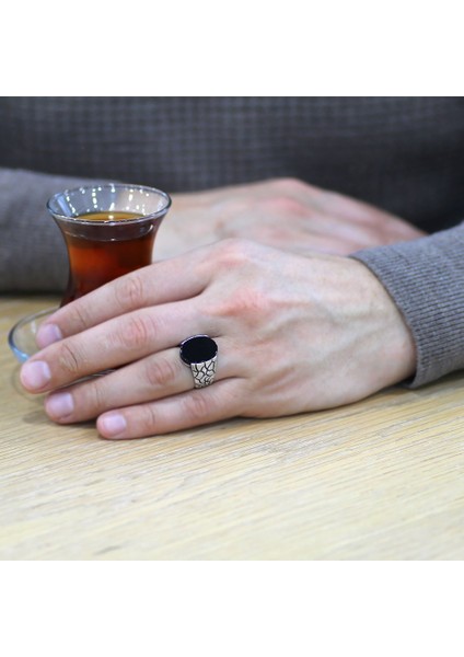 Oval Oniks Taşlı Delta Tasarım 925 Ayar Gümüş Erkek Yüzük fiyatları
