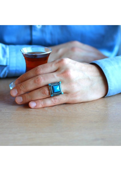 Kare Tasarım Firuze Taşlı Çevresi Mikro Zirkon Taş Mıhlamalı 925 Ayar Gümüş Erkek Yüzük fiyatları