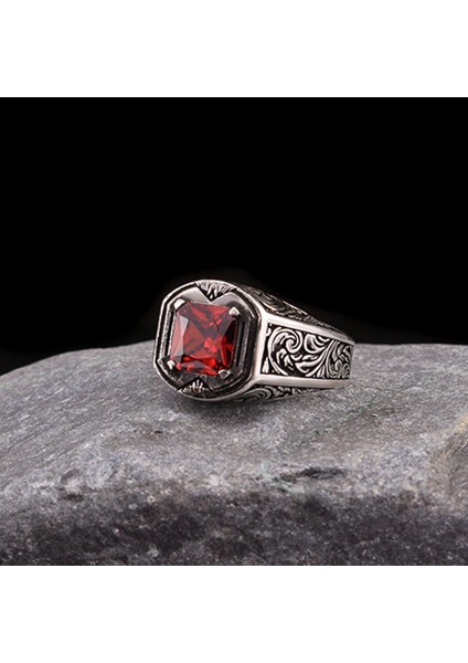 925 Ayar Gümüş Kalem Işleme Motif Zirkon Taşlı Erkek Yüzük fiyatları