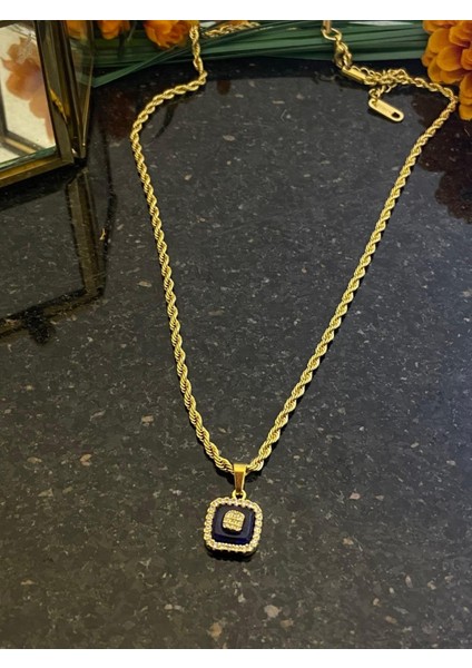 Aksesuarr Çarşısı Aksesuar Çarşısı Italyan Zincir Cam Göz Kare Detaylı Kolye Gold