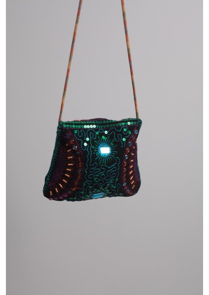 Gök Mavisi Taşlı El Işlemeli Özel Tasarım Pullu %100 Pamuklu Minik Omuz Çantası fiyatları