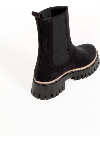 Kadın Siyah Çekmeli Lastikli Bot 69550 modelleri