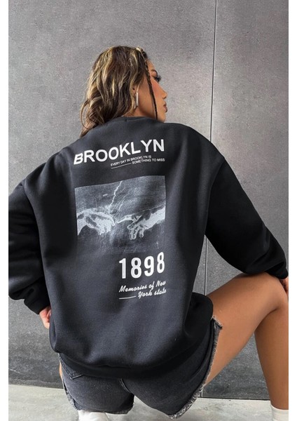 Siyah Brooklyn 1898 Baskılı Bisiklet Yaka Oversize Sweatshirt