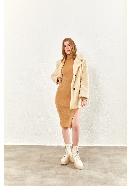 Astarlı Önü Düğmeli Peluş Mont Bej fiyatları