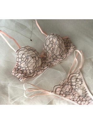 Zag Lingerie Çiçek Desenli Yumuşak Dantel Takım