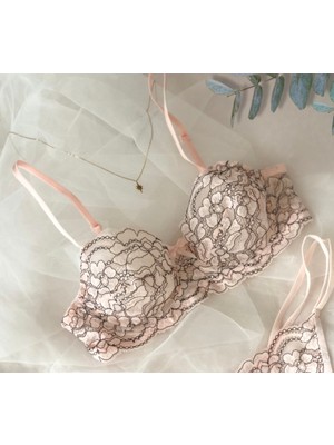 Zag Lingerie Çiçek Desenli Yumuşak Dantel Takım