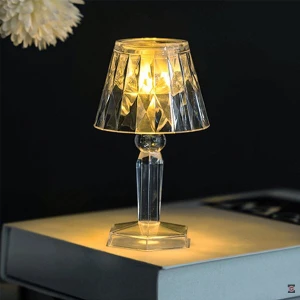 Küçük Boy Kristal Elmas LED Masa Lambası Pilli Projeksiyon Şeffaf Abajur 12 cm