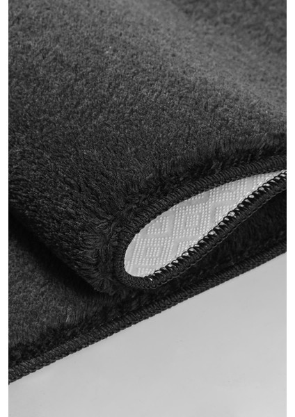 Comfort Puffy Düz Saçaklı Peluş Yıkanabilir Siyah Yolluk Y1002A modelleri