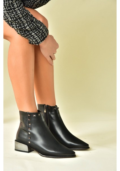 Siyah Zımba Detaylı Kadın Bot N820032309
