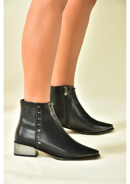 Siyah Zımba Detaylı Kadın Bot N820032309 modelleri
