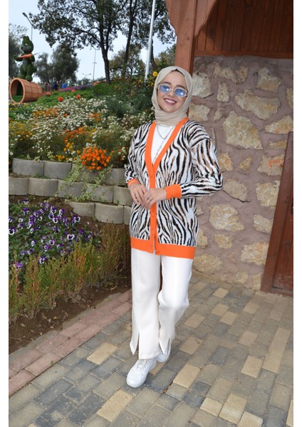 Zebra Desen Akrilik V Yaka Hırka