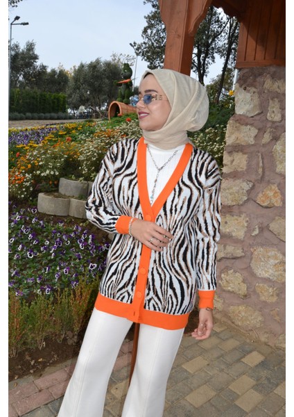 Zebra Desen Akrilik V Yaka Hırka
