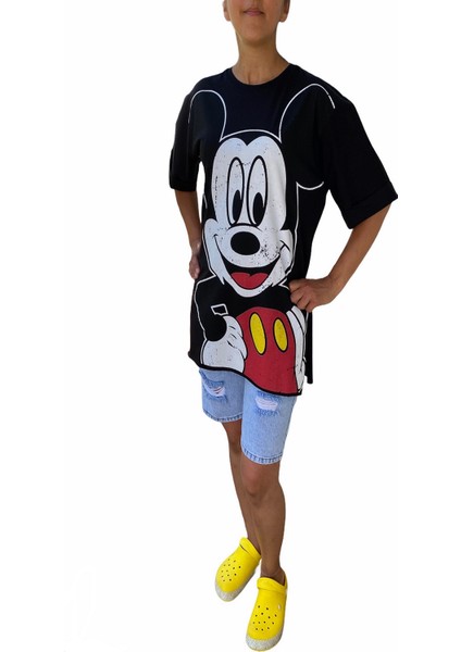 Kadın Disney Eskitme Baskılı Bisiklet Yaka Yırtmaçlı Oversize Siyah T-Shirt