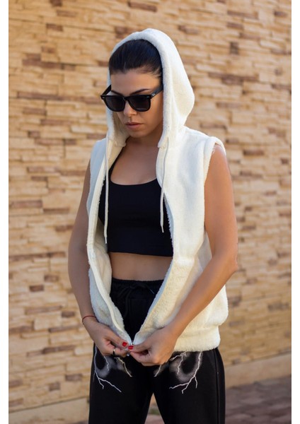 Kadın Beyaz Peluş Yumoş Fermuarlı Kapüşonlu Yelek 22KYLKPELO modelleri