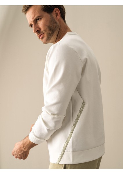 Erkek Beyaz Slim Fit Baskılı Sweatshirt fırsatları