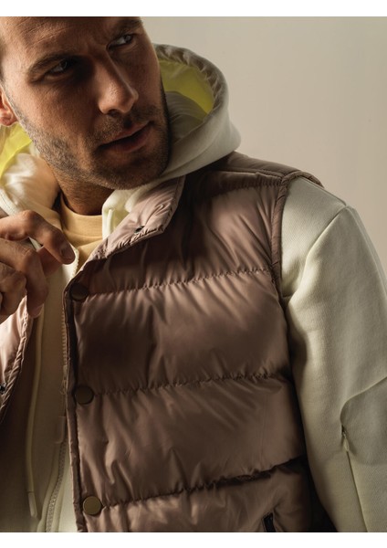 Dik Yaka Regular Fit Çıtçıt Düğmeli Şişme Yelek fırsatları