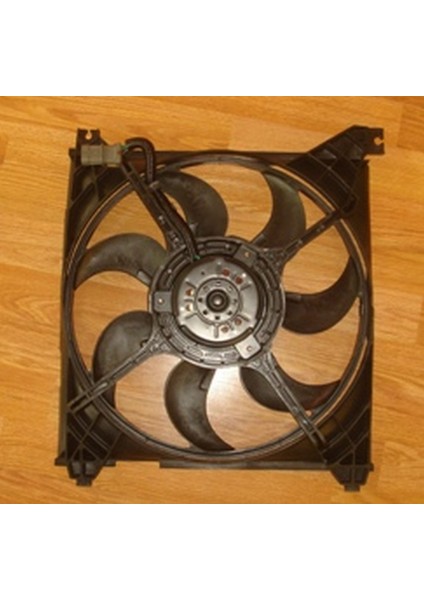 Hyundaı Santa Fe - 01/05 Radyatör Fan Davlumbazı Komple (2 0crdı/2 4 16V/2 7 V6) (7 Kanat) (Tyg) 25386 - 26200