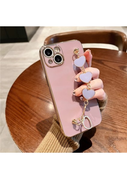 Apple iPhone 14 Uyumlu Kılıf Kamera Korumalı Parlak Gold Kenar Kalpli Bileklik Toka Tutacak