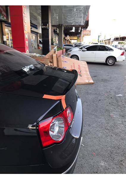 Volkswagen Passat B6 Spoiler Anatomik