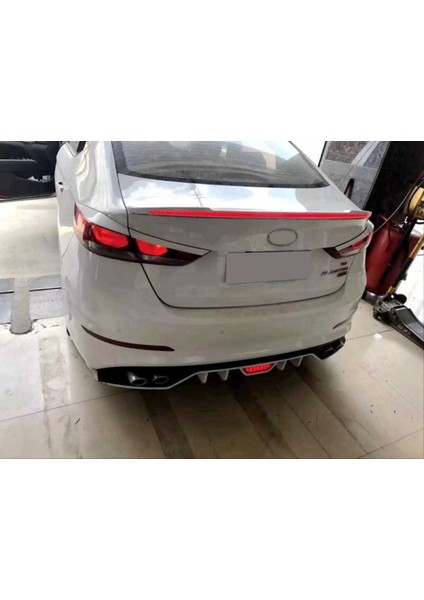 Hyundaı Elantra 2014-2018 LED Spoıler (Boyasız) fırsatları