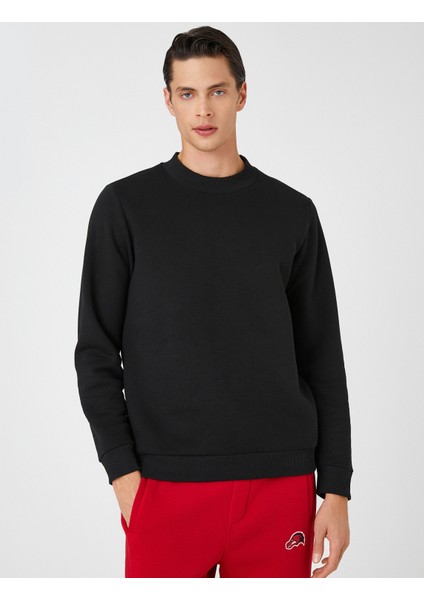 Basic Sweatshirt Yarım Balıkçı Yaka Uzun Kollu modelleri