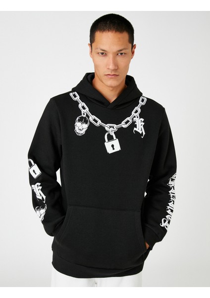 Basic Kapşonlu Sweatshirt Kuru Kafa Baskılı Cep Detaylı modelleri