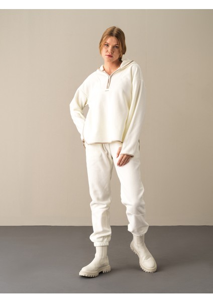 Kadın Beyaz Fermuarlı Polar Sweatshirt