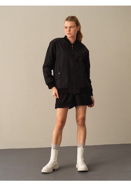 Kadın Siyah Fermuarlı Oversize Bomber Ceket