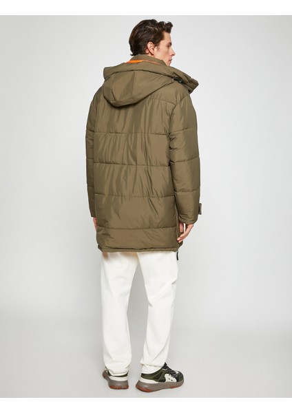 Kapşonlu Şişme Mont Anorak Cep Detaylı Fermuarlı Slogan Baskılı modelleri