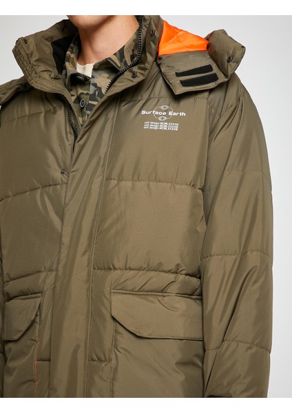 Kapşonlu Şişme Mont Anorak Cep Detaylı Fermuarlı Slogan Baskılı fırsatları