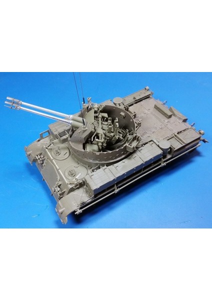 AF35S66 1/35 German Flakpanzer M-42 A1 (Duster) Uçaksavar Tankı Demonte Plastik Maketi