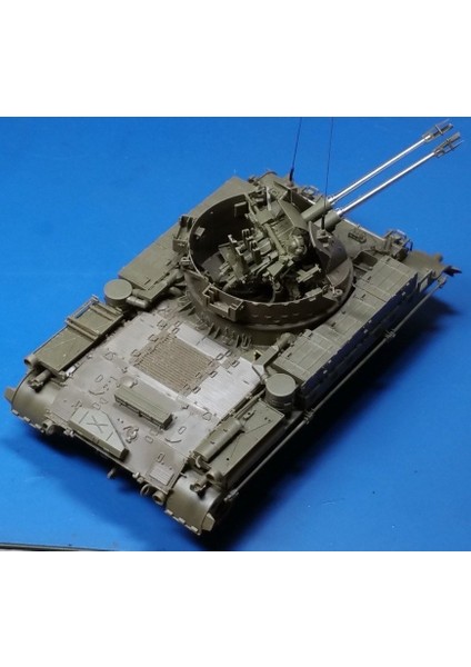 AF35S66 1/35 German Flakpanzer M-42 A1 (Duster) Uçaksavar Tankı Demonte Plastik Maketi