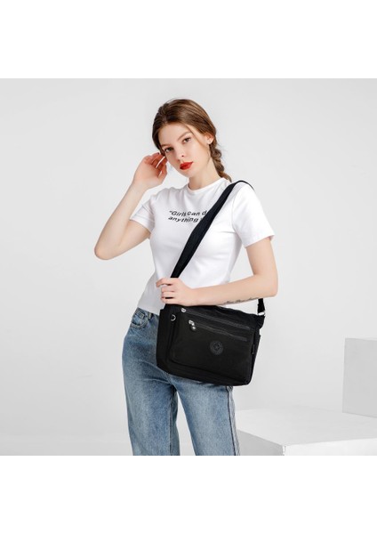 Krinkıl Kumaş Kadın Postacı Çantası Smart Bags 1238 fırsatları