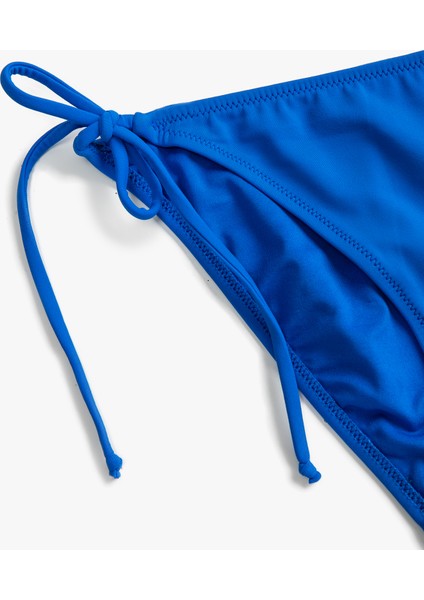 Bikini Altı Yanları Bağlama Detaylı