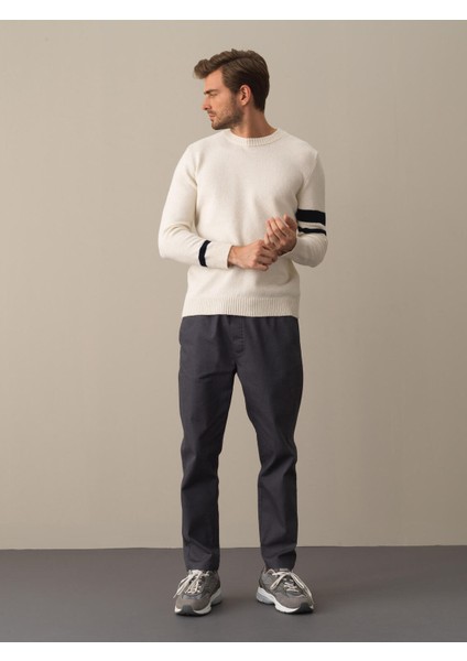 Erkek Beyaz Regular Fit Çizgi Detaylı Kazak