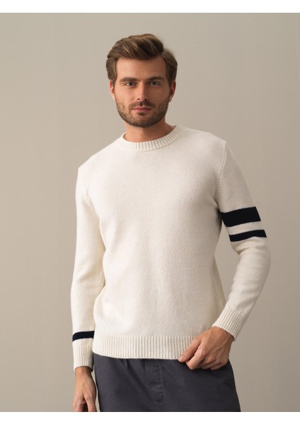 Erkek Beyaz Regular Fit Çizgi Detaylı Kazak fiyatları