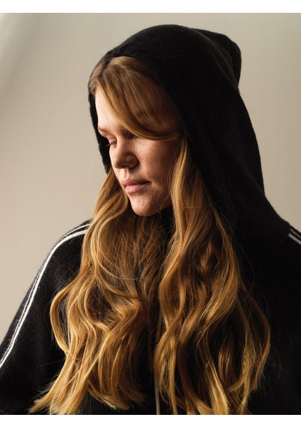 Kadın Siyah Oversize Kazak indirimleri