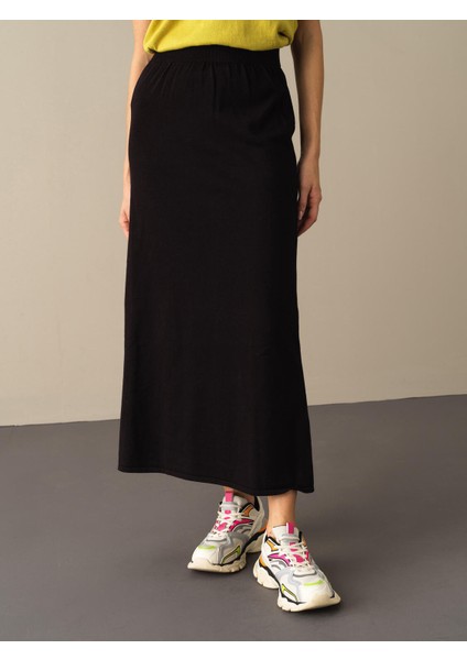 Kadın Siyah Regular Fit Triko Uzun Etek fiyatları