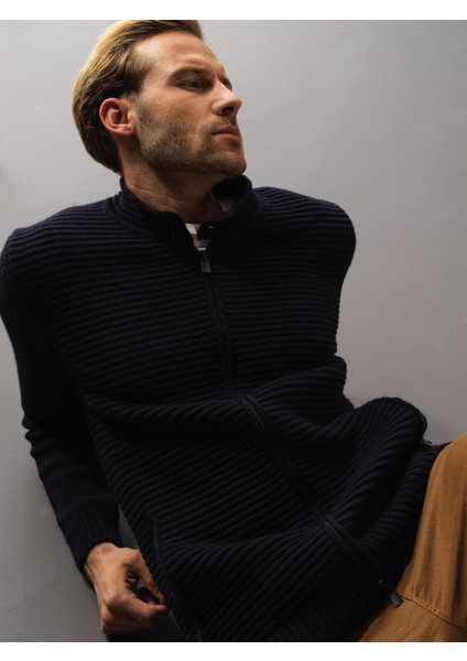 Erkek Lacivert Regular Fit Fermuarlı Hırka fırsatları