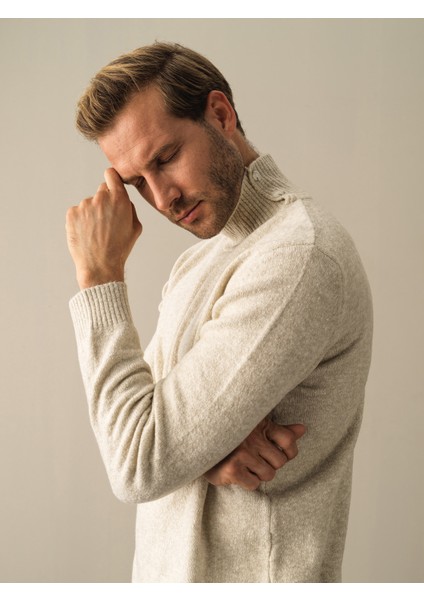 Erkek Ekru Yarım Balıkçı Yaka Regular Fit Kazak modelleri