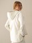 Kadın Beyaz Fermuarlı Polar Sweatshirt 3