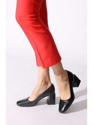 Rovigo Plus Siyah Rugan Büyük Kroko Kadın Klasik Ayakkabı
