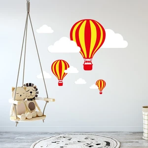 Tilki Dünyası Sarı Kırmızı Uçan Balonlar Taraftar Bebek ve Çocuk Odası Sticker