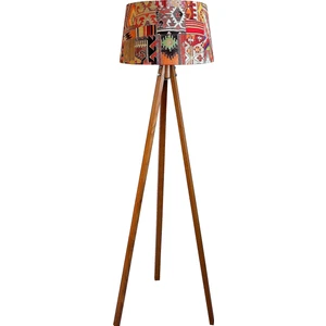 Beta Serisi Masif 3 Ayaklı Lambader Tripod Kilim Desen Açık Ceviz