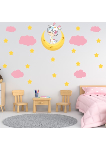 Ay Üzerindeki Sevimli Zürafa Pembe Bulutlar ve Sarı Yıldızlar