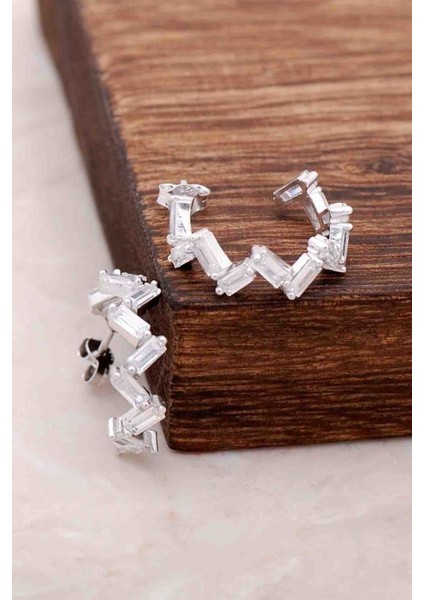 Baget Taşlı Zigzag Tasarım Gümüş Küpe 4072