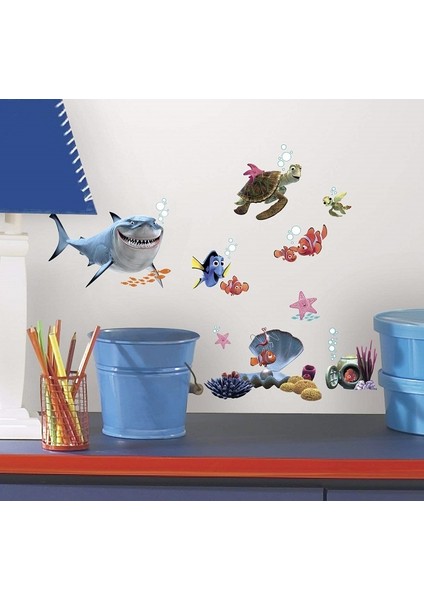 RoomMates RMK2059SCS Kayıp Balık Nemo ve Arkadaşları Duvar Sticker